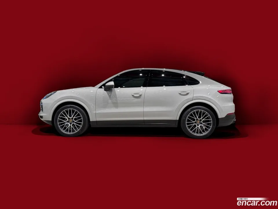 Porsche Cayenne 3.0 2022 — photo 1, buy with delivery to Moscow