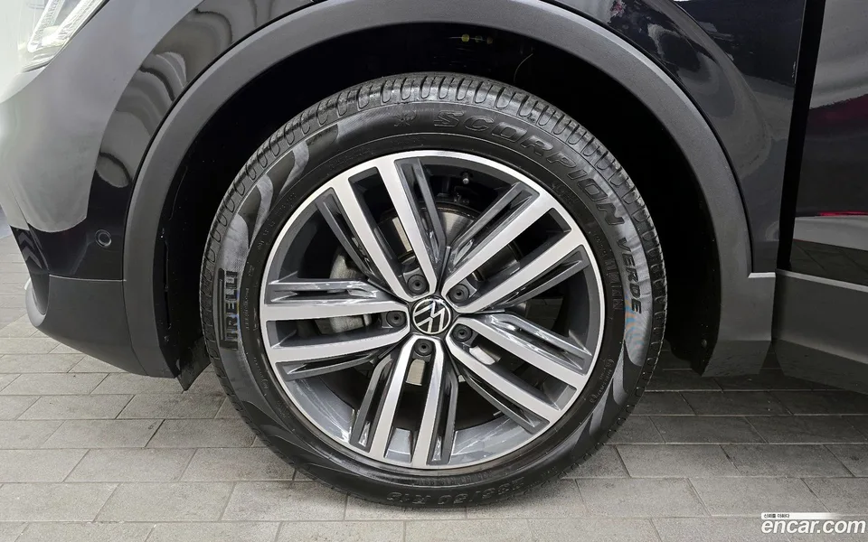 Volkswagen Tiguan 2.0 TDI 2023 — миниатюра 2