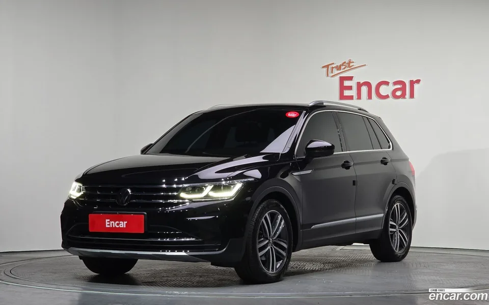 Volkswagen Tiguan 2.0 TDI 2023 — фото 1, купить с доставкой в Москву