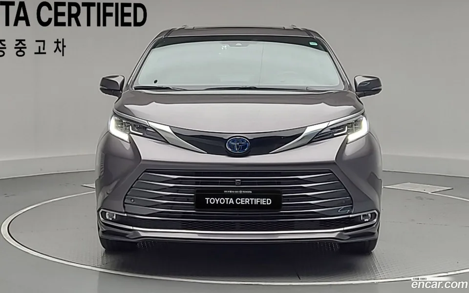 Toyota Sienna 2.5 2WD 2023 — миниатюра 3
