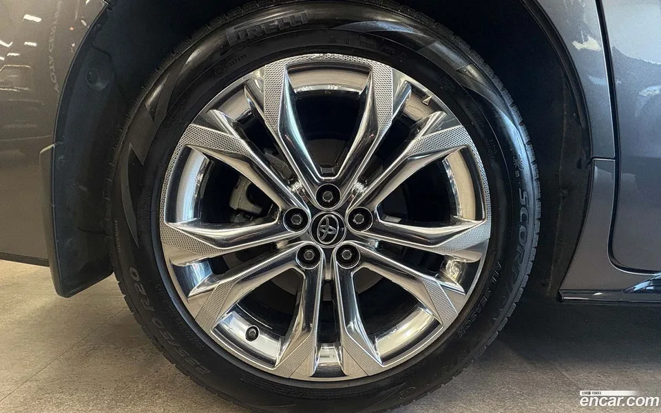 Toyota Sienna 2.5 2WD 2023 — миниатюра 5