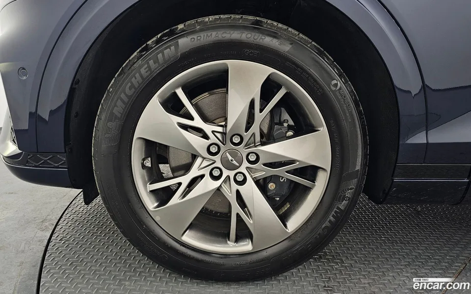 Genesis GV70 2.5T AWD 2023 — миниатюра 2