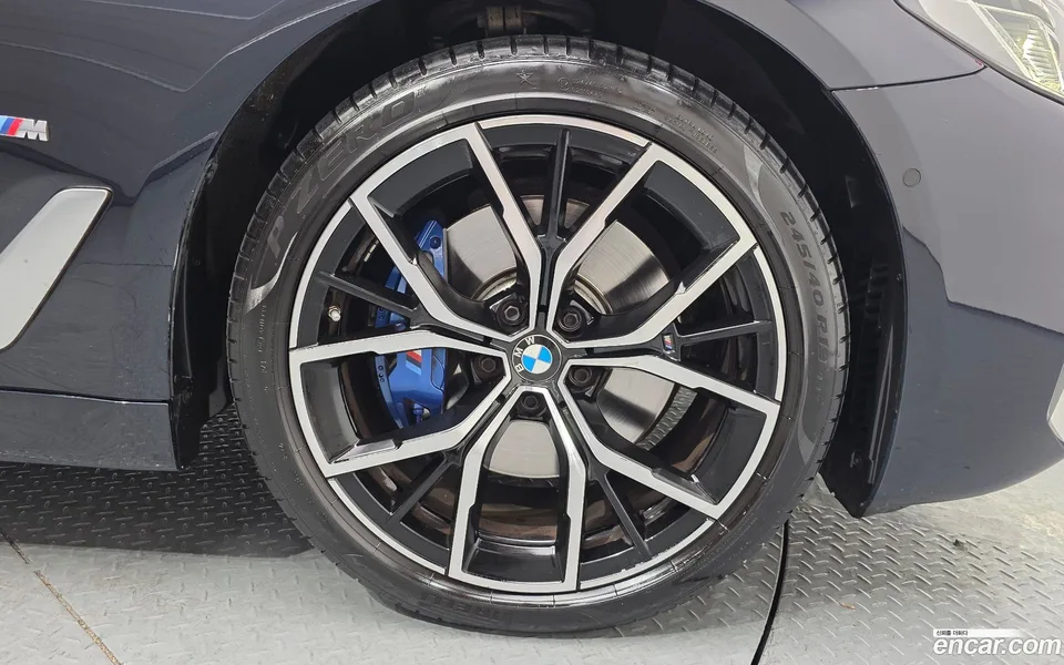 BMW 5 Series 530i xDrive M 2022 — миниатюра 2