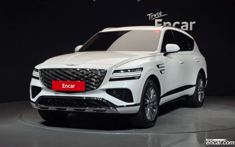 Genesis GV80 2.5T 2WD 2025 — фото 1, купить с доставкой в Москву