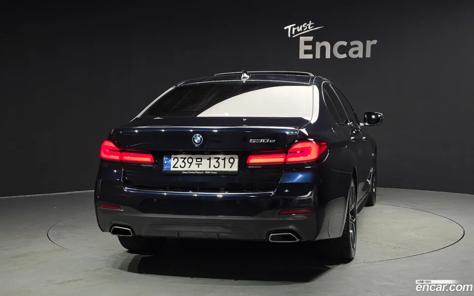 BMW 5 Series 530e M 2023 — миниатюра 4
