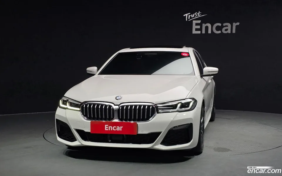 BMW 5 Series 520i M 2022 — миниатюра 3