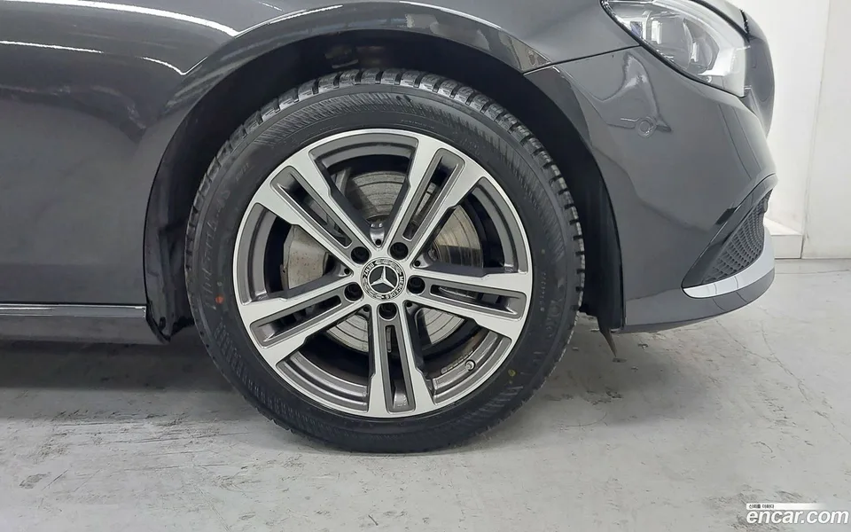 Mercedes-Benz E-Class E350 4MATIC 2022 — миниатюра 2