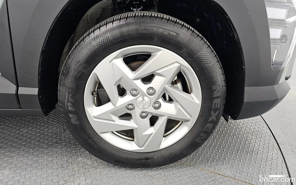 Hyundai Kona 1.6 2WD 2023 — миниатюра 2