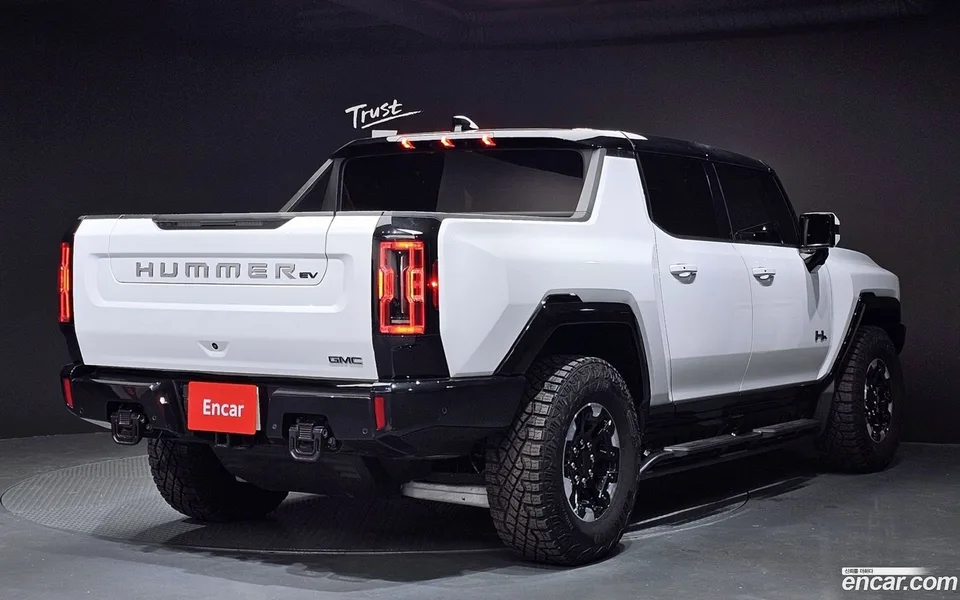 GMC EV e4WD 2025 — миниатюра 2