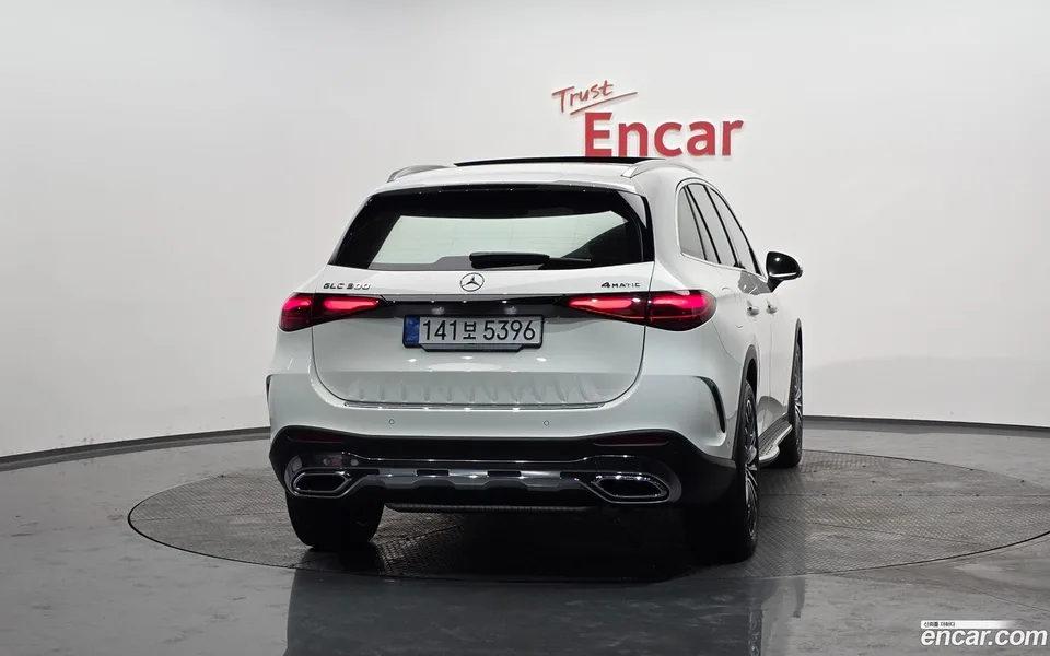 Mercedes-Benz GLC-Class GLC300 4MATIC AMG Line 2025 — миниатюра 4