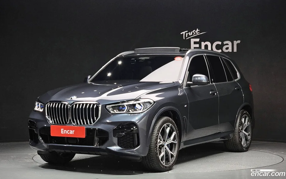 BMW X5 xDrive 30d M 2022 — фото 1, купить с доставкой в Москву