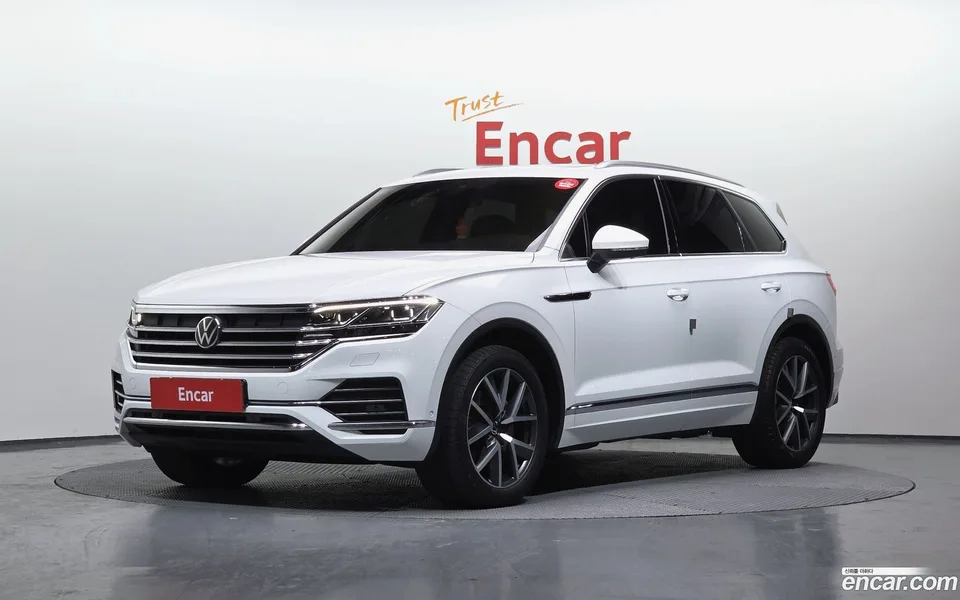 Volkswagen Touareg 3.0 TDI 2023 — фото 1, купить с доставкой в Москву