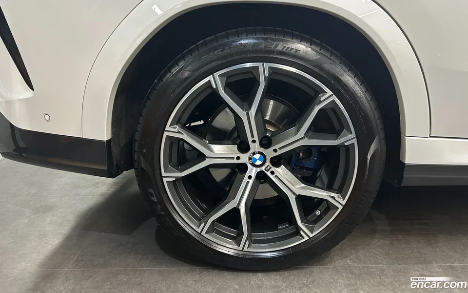 BMW X6 xDrive40i M 2023 — миниатюра 2