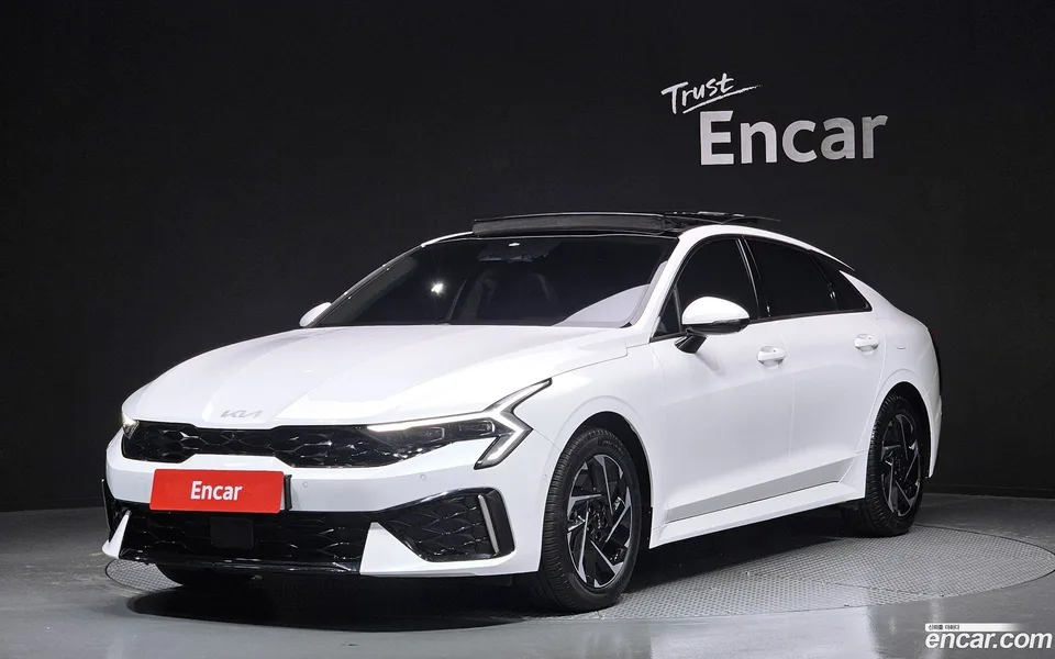 Kia K5 Hybrid 2024 — фото 1, купить с доставкой в Москву