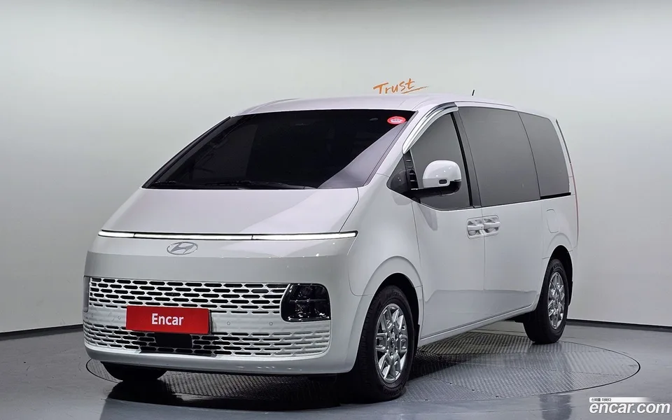 Hyundai Staria 3 2025 — фото 1, купить с доставкой в Москву