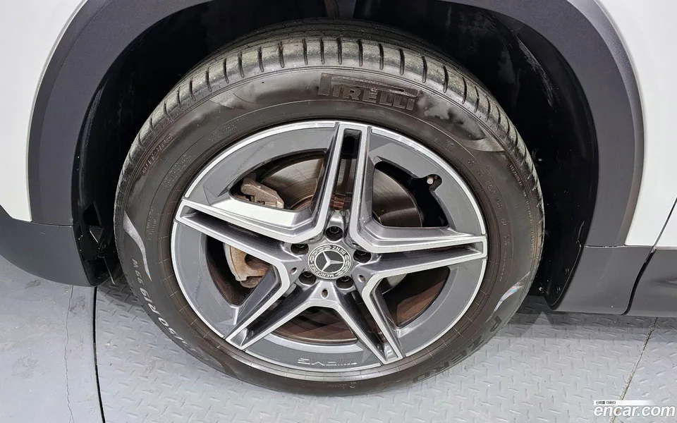 Mercedes-Benz GLB-Class GLB250 4MATIC 2022 — миниатюра 2