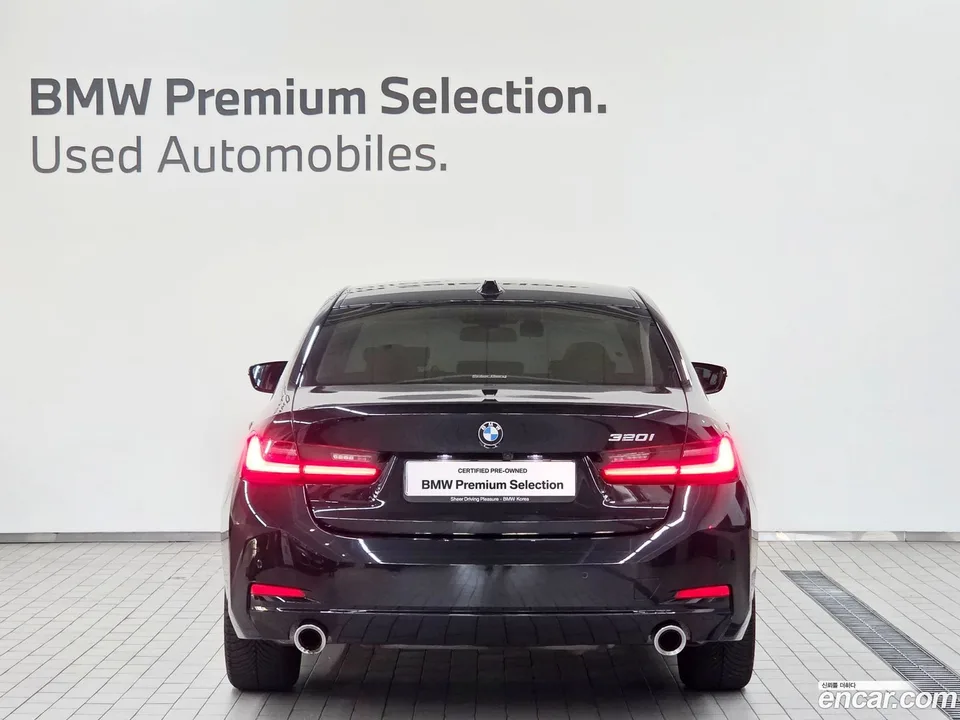 BMW 3 Series 320i 2023 — миниатюра 4
