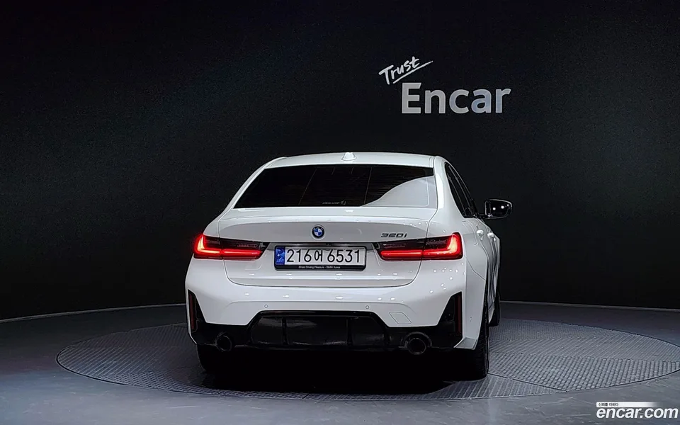 BMW 3 Series 320i M 2023 — миниатюра 4