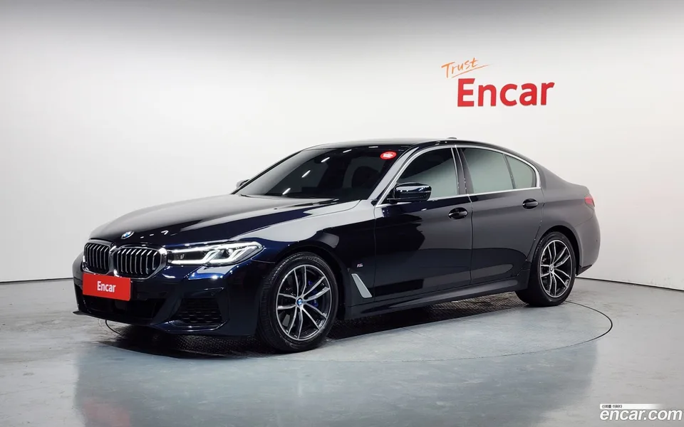 BMW 5 Series 520i M 2022 — фото 1, купить с доставкой в Москву