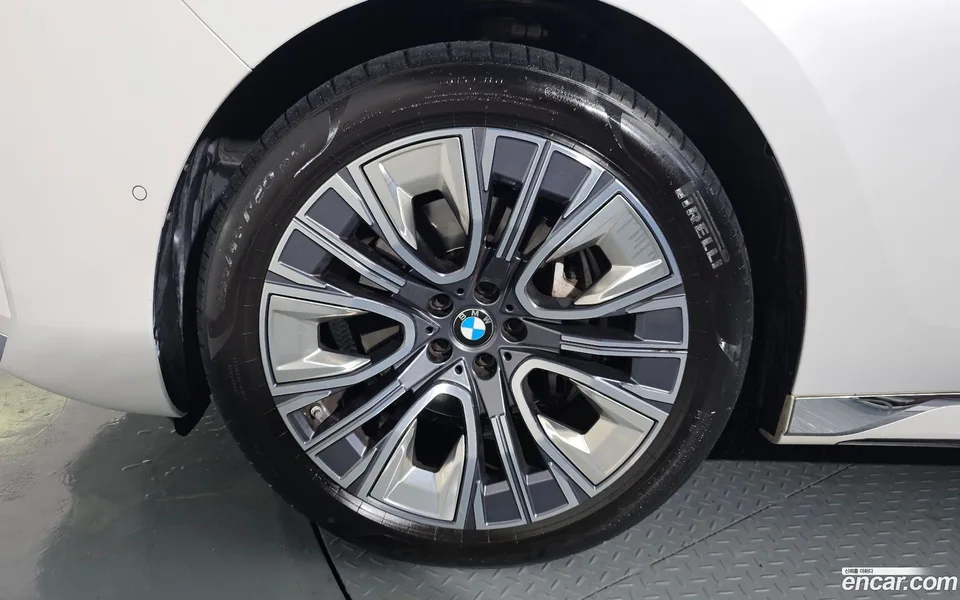 BMW 7 Series 740d xDrive 2023 — миниатюра 2