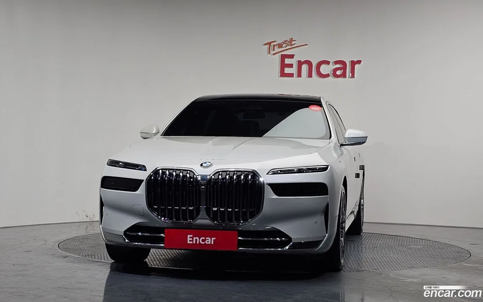 BMW 7 Series 740d xDrive 2023 — миниатюра 3