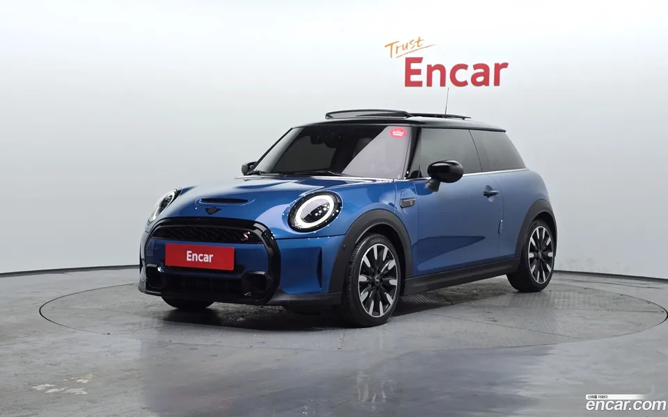 MINI Cooper S 2023 — фото 1, купить с доставкой в Москву