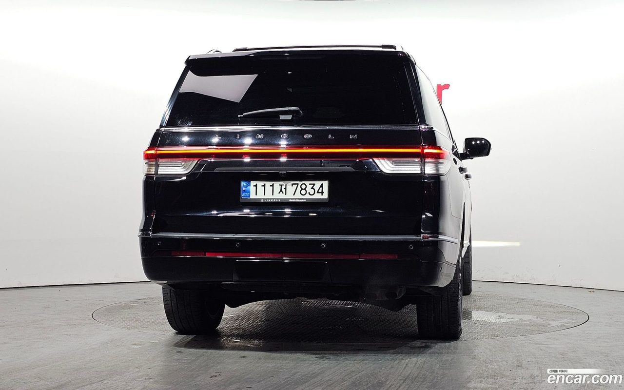 Lincoln Navigator 2023 — 4