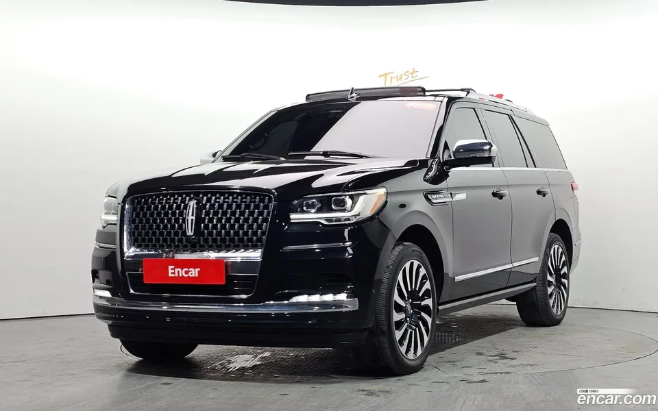 Lincoln Navigator 3.5L 2023 — фото 1, купить с доставкой в Москву