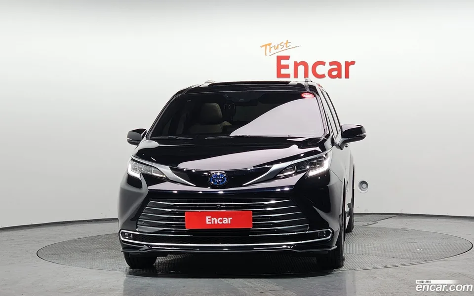 Toyota Sienna 2.5 AWD 2024 — миниатюра 3