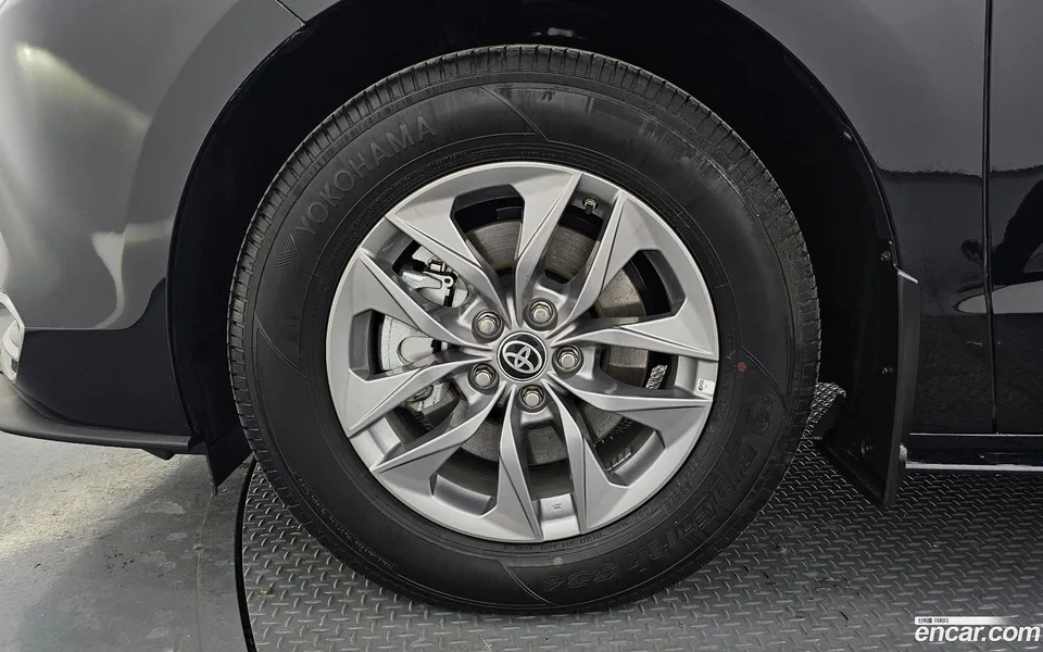 Toyota Sienna 2.5 AWD 2024 — миниатюра 5