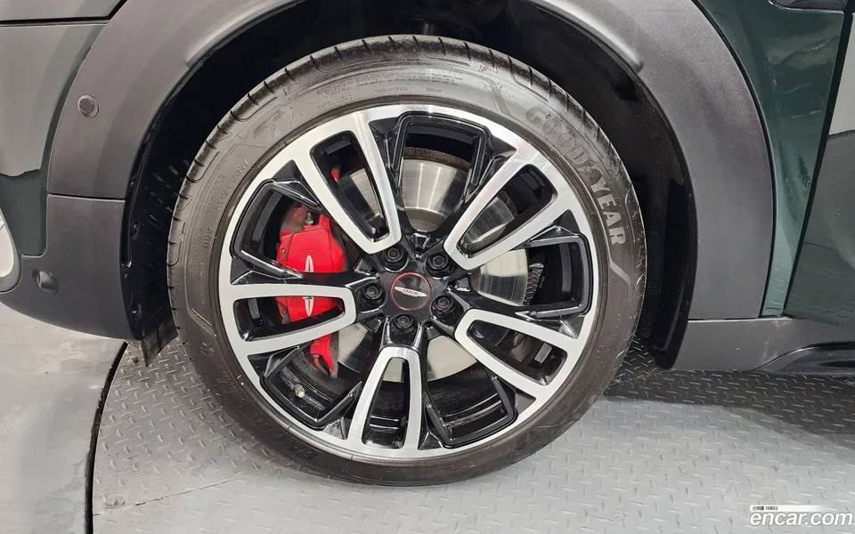 MINI Cooper S Countryman JCW 2023 — миниатюра 2
