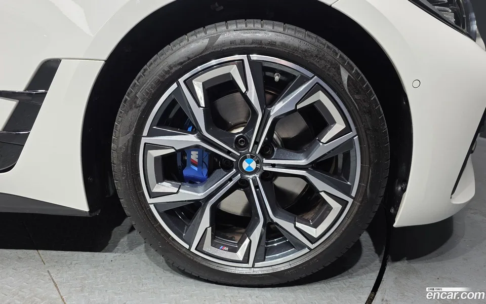BMW 4 Series 420i M 2024 — миниатюра 5