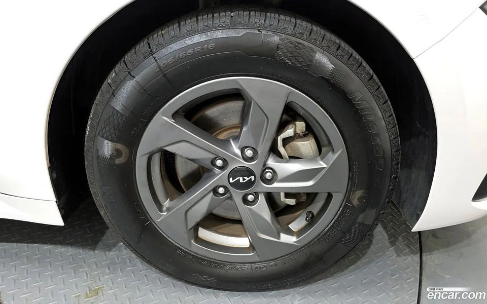 Kia K5 2.0 LPi() 2024 — миниатюра 2
