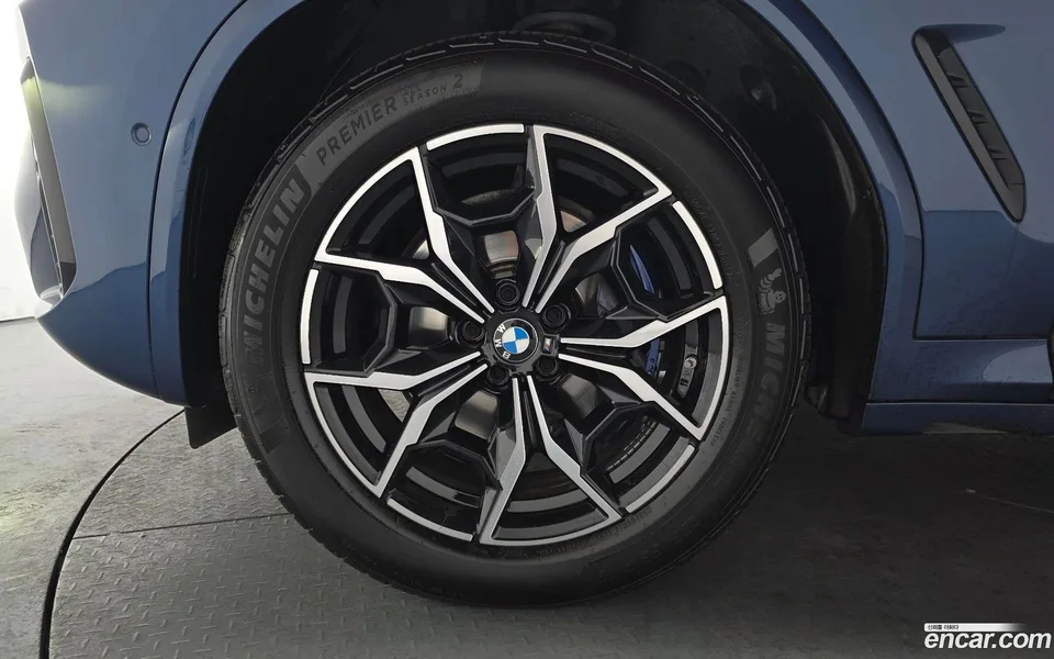 BMW X4 xDrive20i M 2023 — миниатюра 5