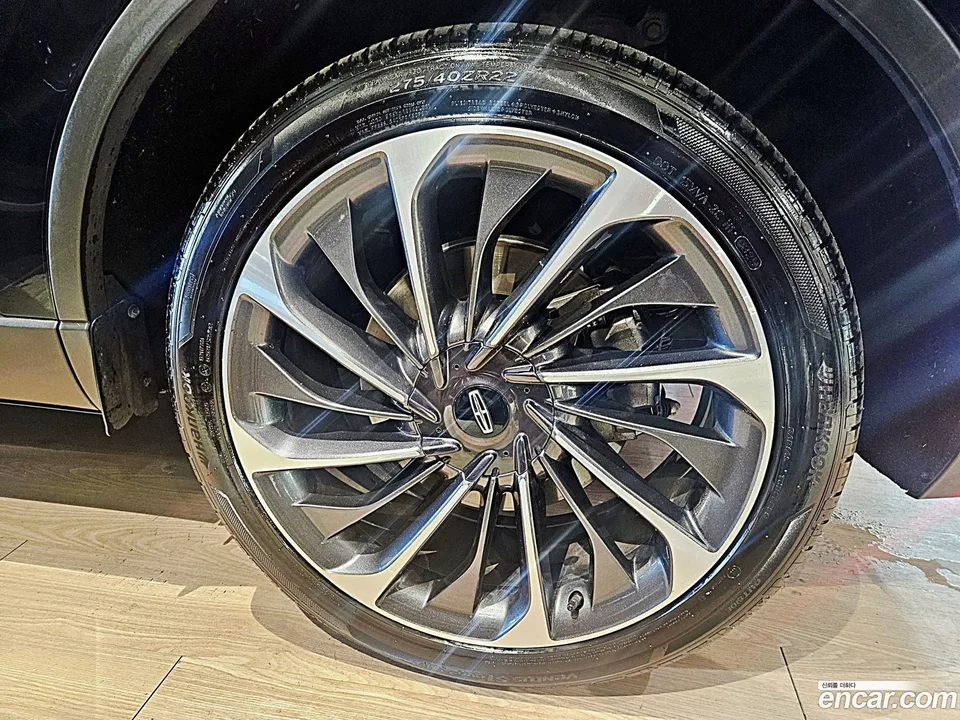 Lincoln Aviator 3.0 AWD 2023 — миниатюра 2