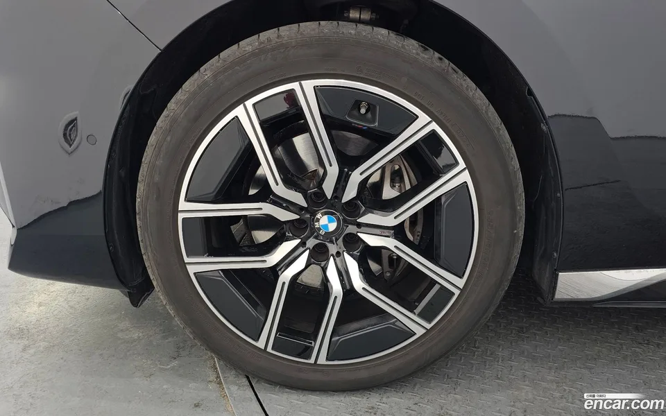 BMW 7 Series 740d xDrive M 2024 — миниатюра 2