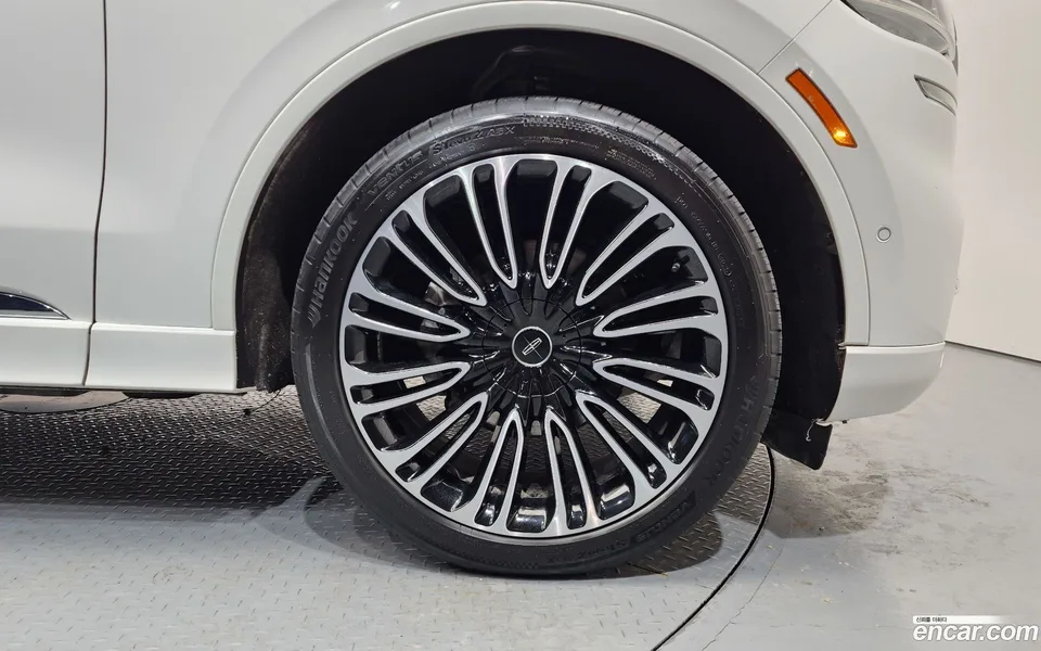 Lincoln Aviator 3.0 AWD 2023 — миниатюра 2