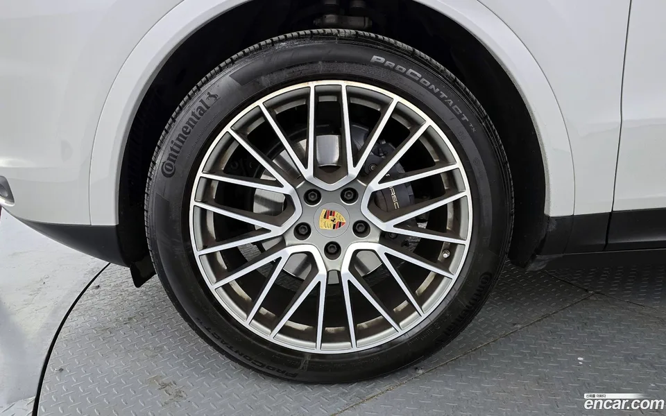 Porsche Cayenne 3.0 2022 — миниатюра 2