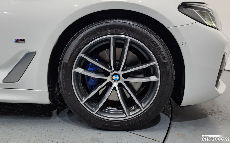 BMW 5 Series 520i M 2022 — миниатюра 2