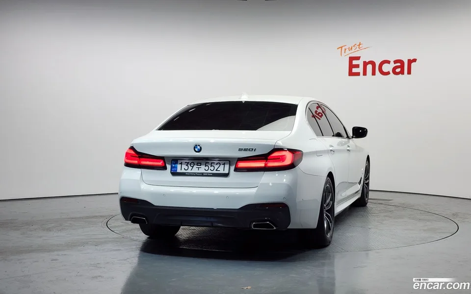 BMW 5 Series 520i M 2022 — миниатюра 4