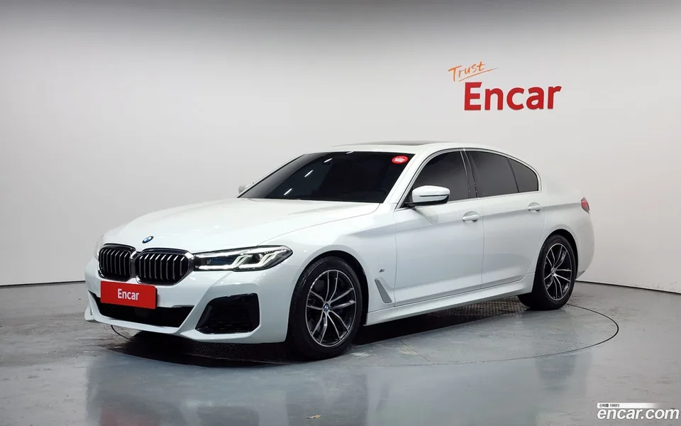 BMW 5 Series 520i M 2022 — фото 1, купить с доставкой в Москву