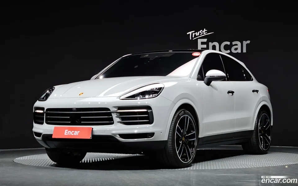Porsche Cayenne 3.0 2022 — photo 1, buy with delivery to Moscow