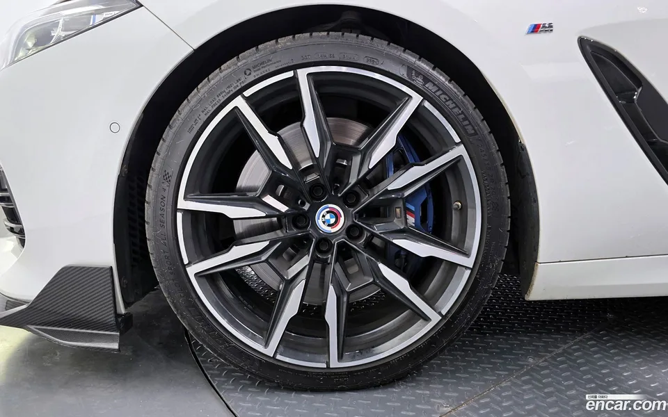 BMW 8 Series M850i xDrive 2022 — миниатюра 5