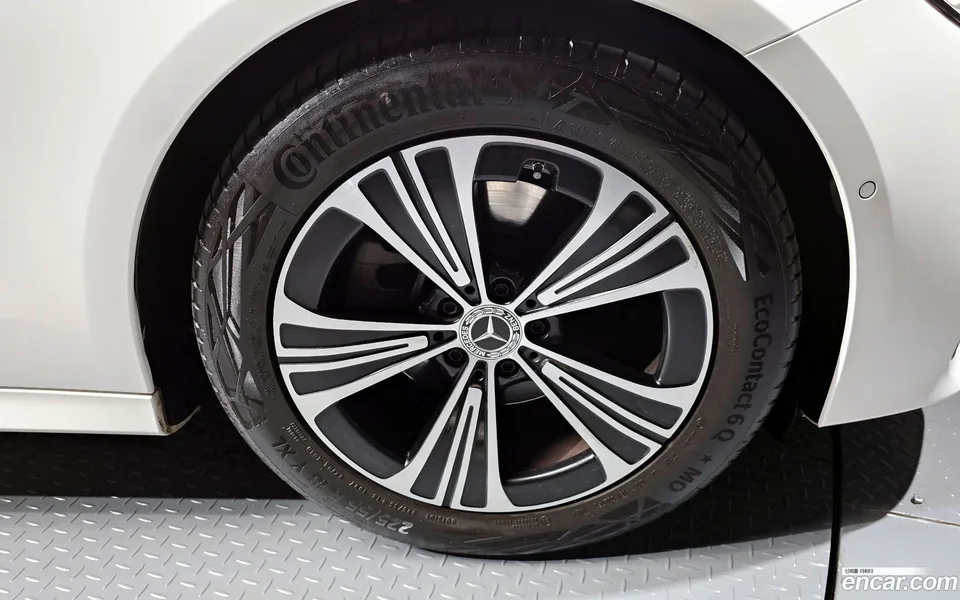 Mercedes-Benz E-Class E200 2024 — миниатюра 5