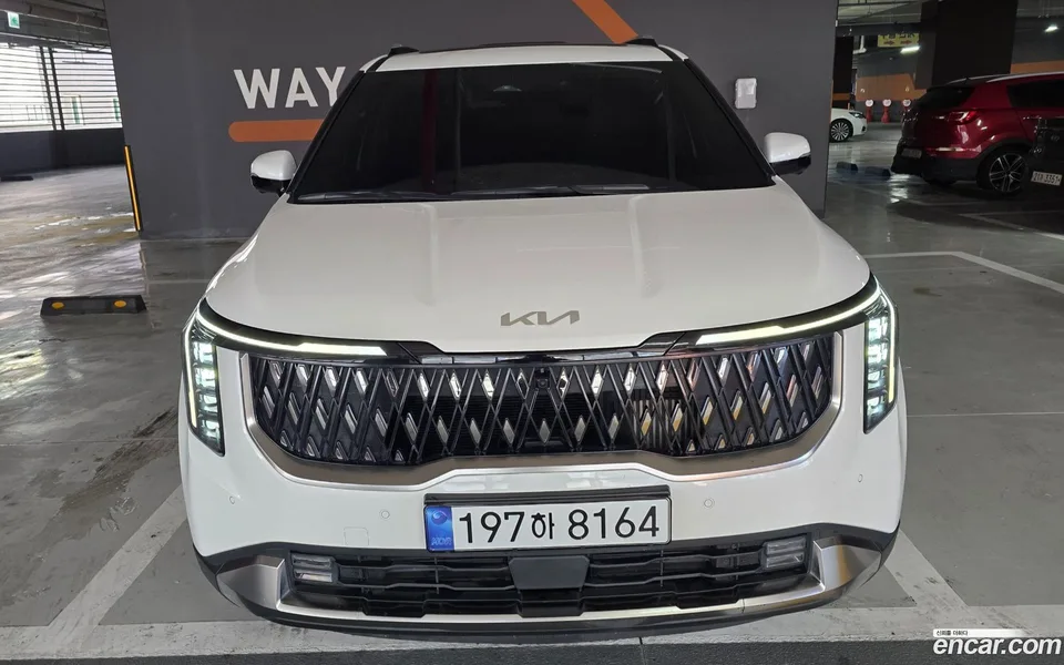 Kia Carnival HEV 9 2024 — фото 1, купить с доставкой в Москву