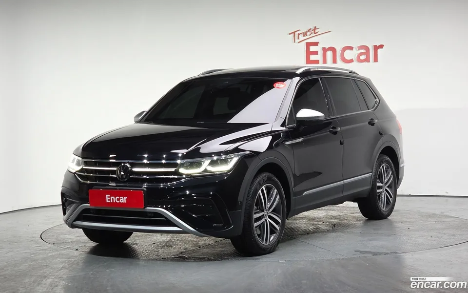 Volkswagen Tiguan Allspace 2.0 TSI 2024 — фото 1, купить с доставкой в Москву