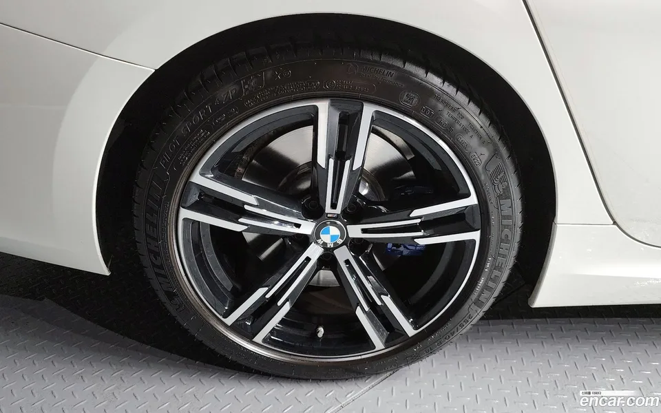 BMW 3 Series 320i M 2023 — миниатюра 2