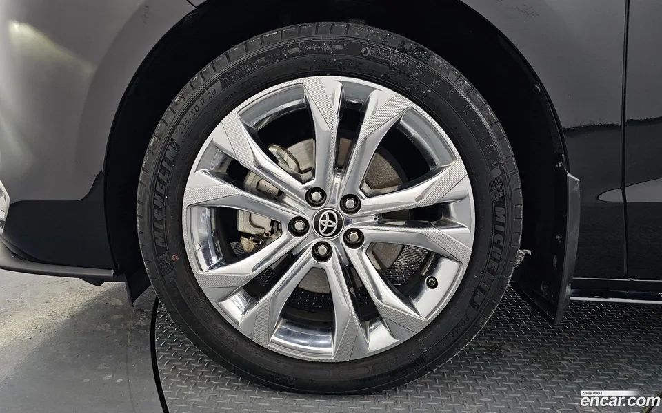 Toyota Sienna 2.5 2WD 2023 — миниатюра 5