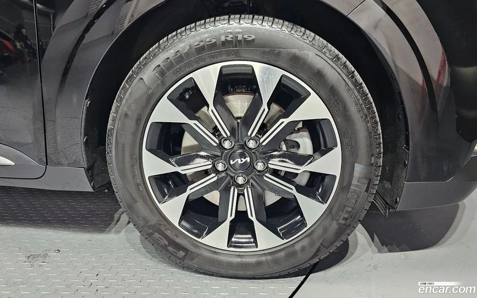 Kia Carnival 9 2022 — thumbnail 5