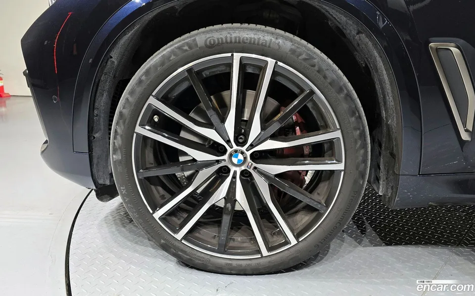 BMW X5 M50i 2022 — thumbnail 2